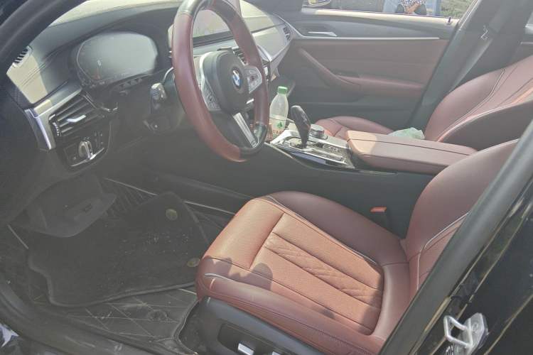 Used BMW 5 Series 2023 530Li Leading Model M Sport Package Left Front Seat