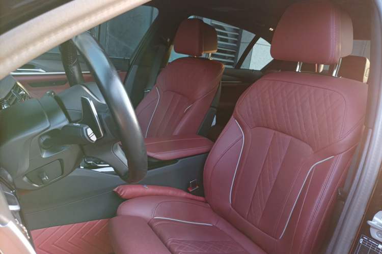 Used BMW 5 Series 2023 530Li Luxury Edition M Sport Package Left Front Seat