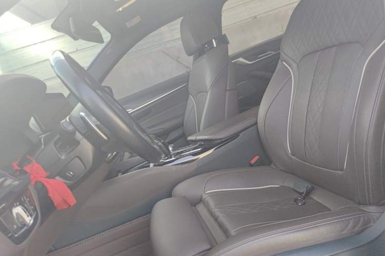 Used BMW 5 Series 2023 530Li Luxury Edition M Sport Package Left Front Seat