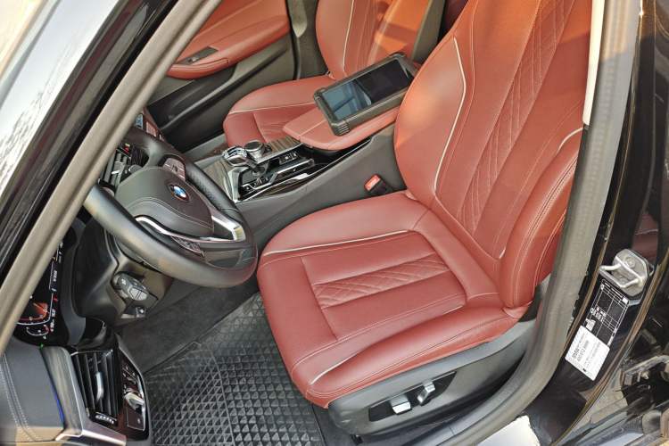 Used BMW 5 Series 2023 530Li Leading Edition Luxury Package Left Front Seat