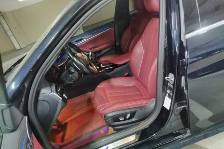 Used BMW 5 Series 2023 530Li Leading Model M Sport Package Left Front Seat
