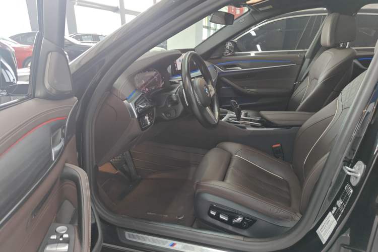 Used BMW 5 Series 2023 530Li Luxury Edition M Sport Package Left Front Seat