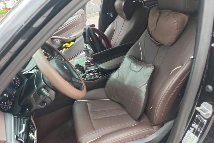 Used BMW 5 Series 2023 530Li Leading Model M Sport Package Left Front Seat