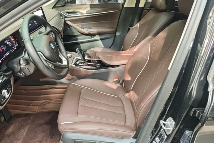 Used BMW 5 Series 2023 530Li Leading Edition Luxury Package Left Front Seat