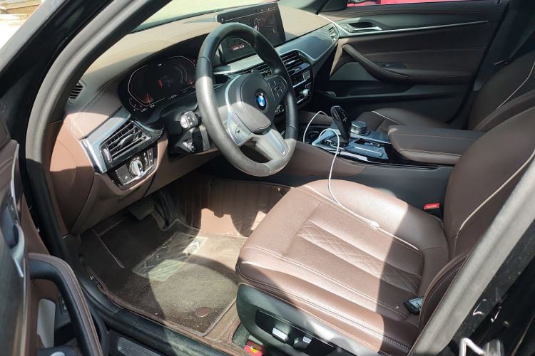 Used BMW 5 Series 2023 530Li Leading Model M Sport Package Left Front Seat