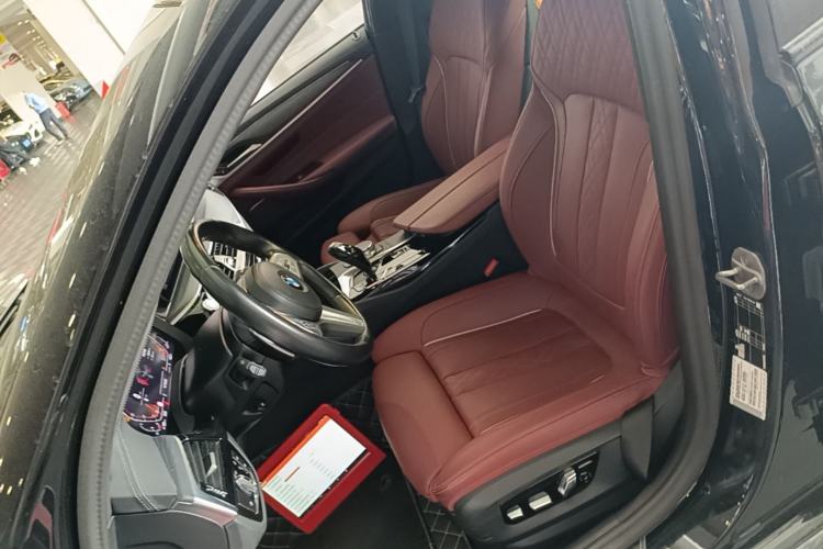 Used BMW 5 Series 2023 530Li Luxury Edition M Sport Package Left Front Seat
