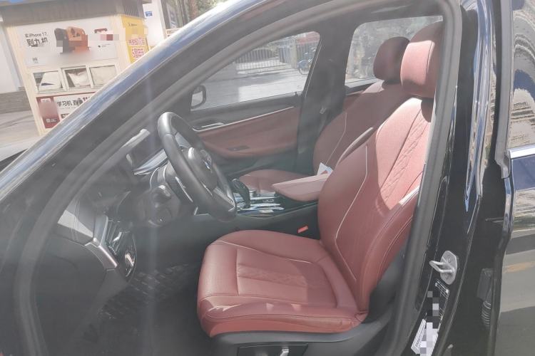 Used BMW 5 Series 2023 Restyled 530Li Leading Edition M Sport Package Left Front Seat