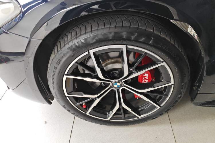 Used BMW 5 Series 2023 530Li Luxury Edition M Sport Package Left Front Wheel Hub