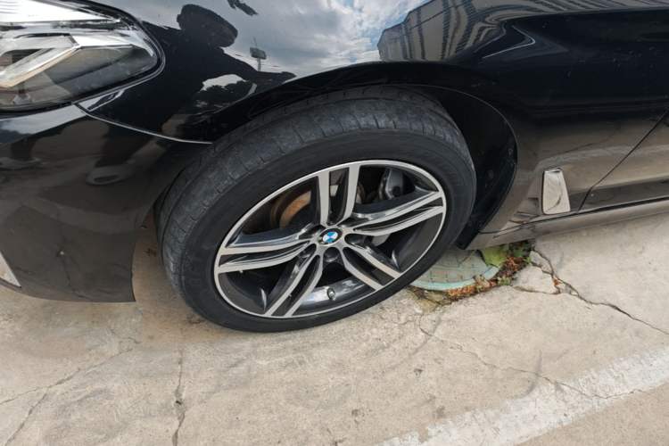 Used BMW 5 Series 2023 530Li Leading Edition Luxury Package Left Front Wheel Hub