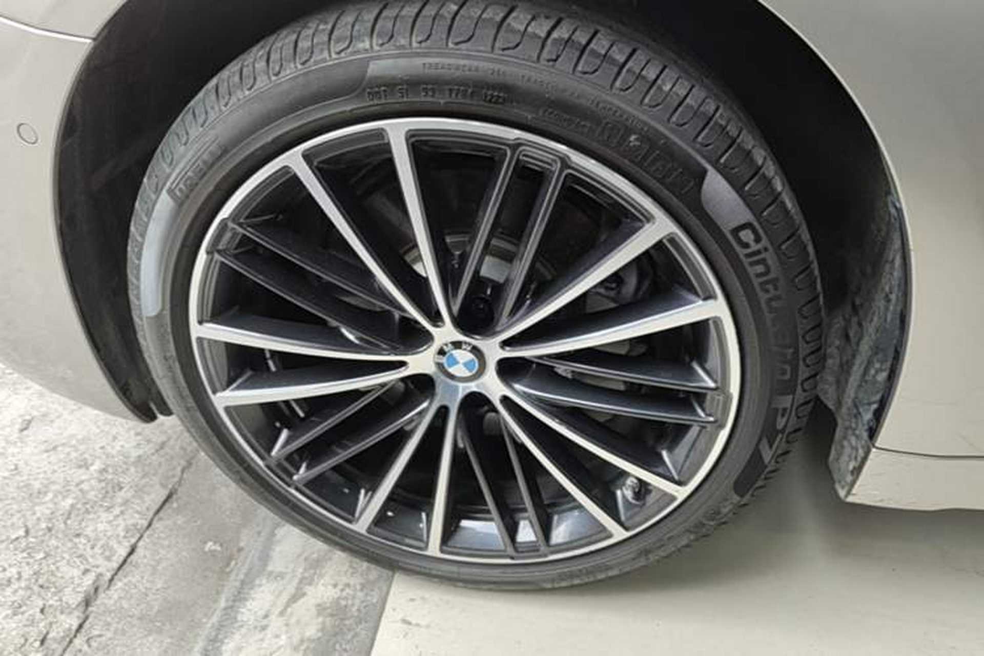 Used BMW 5 Series 2023 530Li Leading Model M Sport Package Left Front Wheel Hub