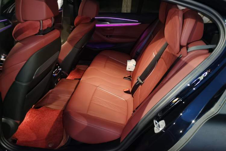 Used BMW 5 Series 2023 530Li Luxury Edition M Sport Package Left Rear Seat