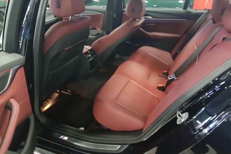 Used BMW 5 Series 2023 530Li Leading Model M Sport Package Left Rear Seat