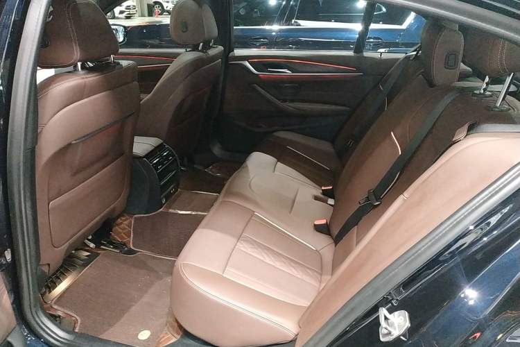 Used BMW 5 Series 2023 530Li Leading Model M Sport Package Left Rear Seat