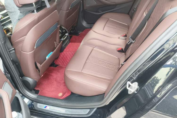 Used BMW 5 Series 2023 530Li Luxury Edition M Sport Package Left Rear Seat