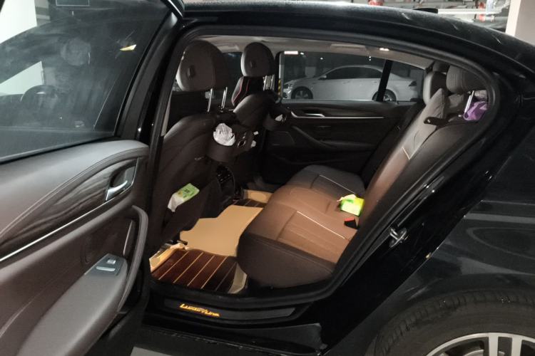Used BMW 5 Series 2023 530Li Leading Edition Luxury Package Left Rear Seat