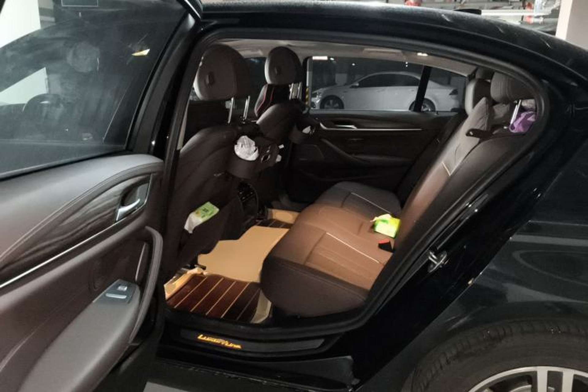 Used BMW 5 Series 2023 530Li Leading Edition Luxury Package Left Rear Seat