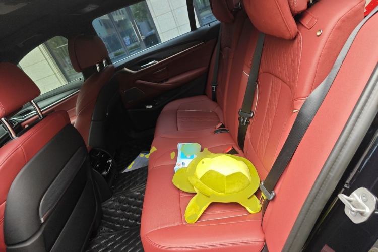 Used BMW 5 Series 2023 530Li Luxury Edition M Sport Package Left Rear Seat