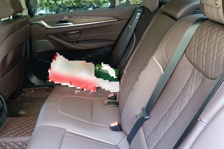 Used BMW 5 Series 2023 530Li Leading Edition Luxury Package Left Rear Seat