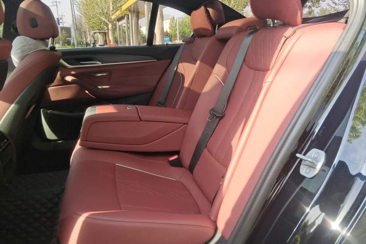 Used BMW 5 Series 2023 530Li Leading Model M Sport Package Left Rear Seat