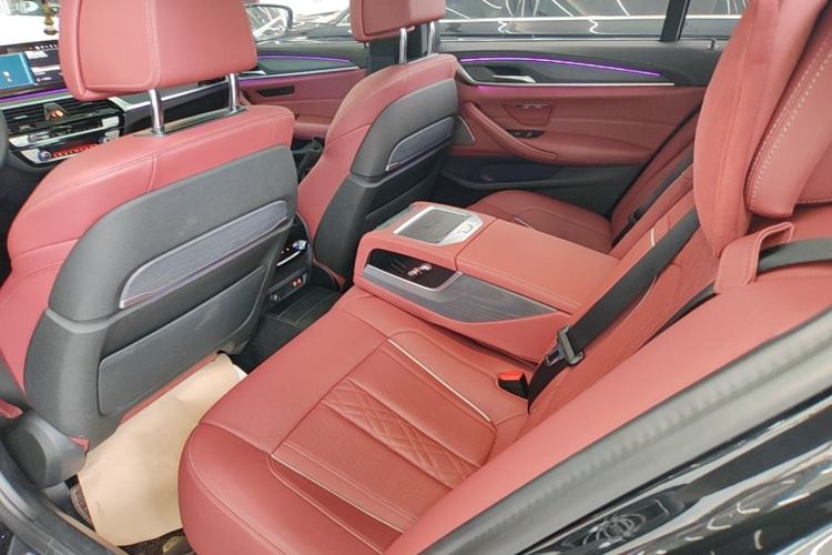 Used BMW 5 Series 2023 530Li Luxury Edition M Sport Package Left Rear Seat