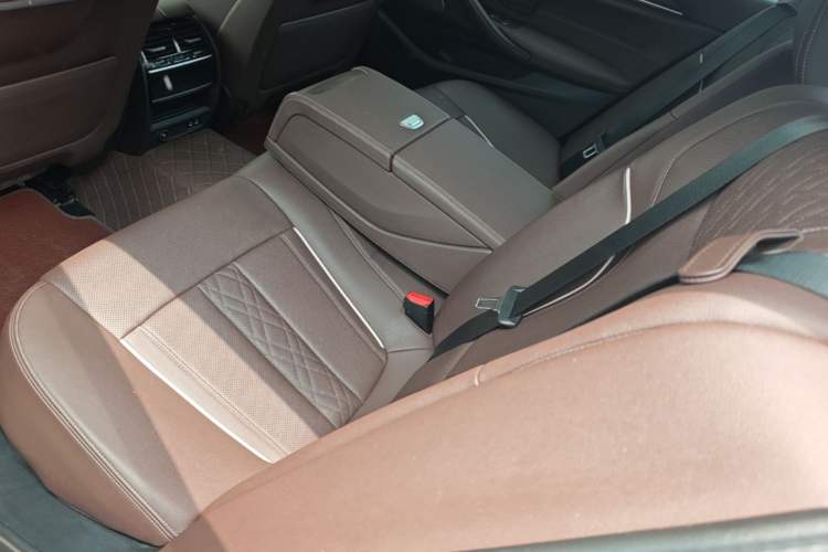 Used BMW 5 Series 2023 530Li Leading Edition Luxury Package Left Rear Seat