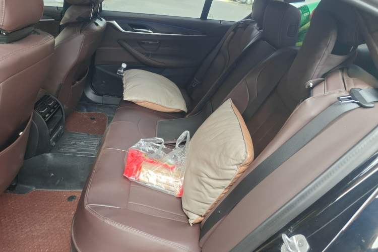 Used BMW 5 Series 2023 530Li Leading Model M Sport Package Left Rear Seat