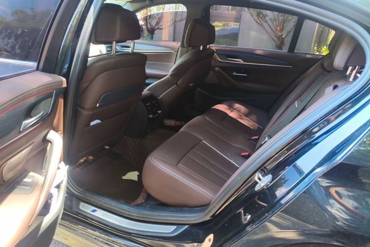 Used BMW 5 Series 2023 530Li Luxury Edition M Sport Package Left Rear Seat