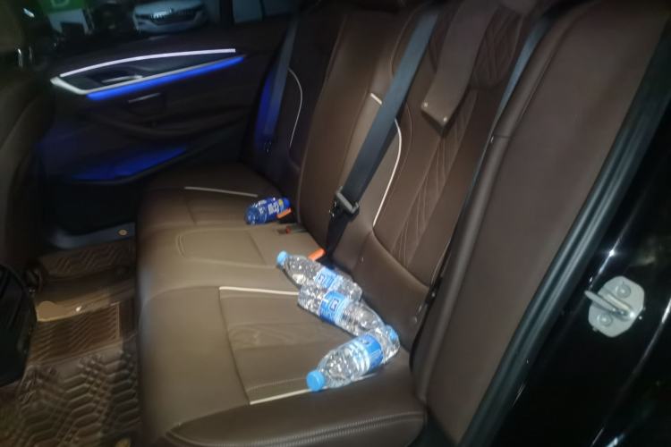 Used BMW 5 Series 2023 Restyled 530Li Leading Edition M Sport Package Left Rear Seat