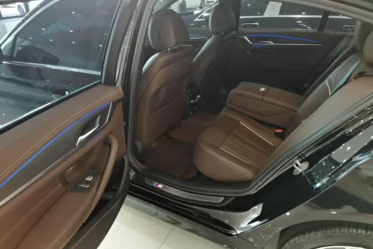 Used BMW 5 Series 2023 530Li Leading Model M Sport Package Left Rear Seat