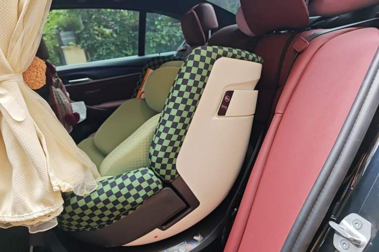 Used BMW 5 Series 2023 530Li Leading Model M Sport Package Left Rear Seat