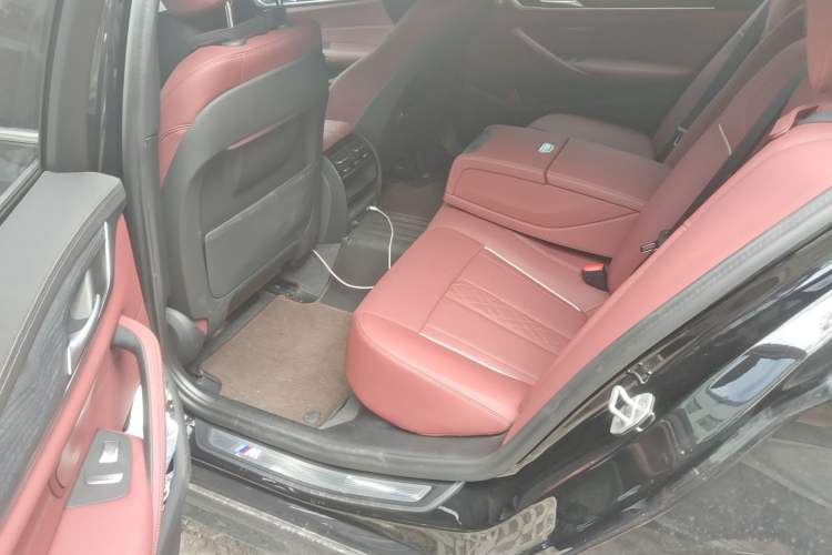 Used BMW 5 Series 2023 530Li Leading Model M Sport Package Left Rear Seat