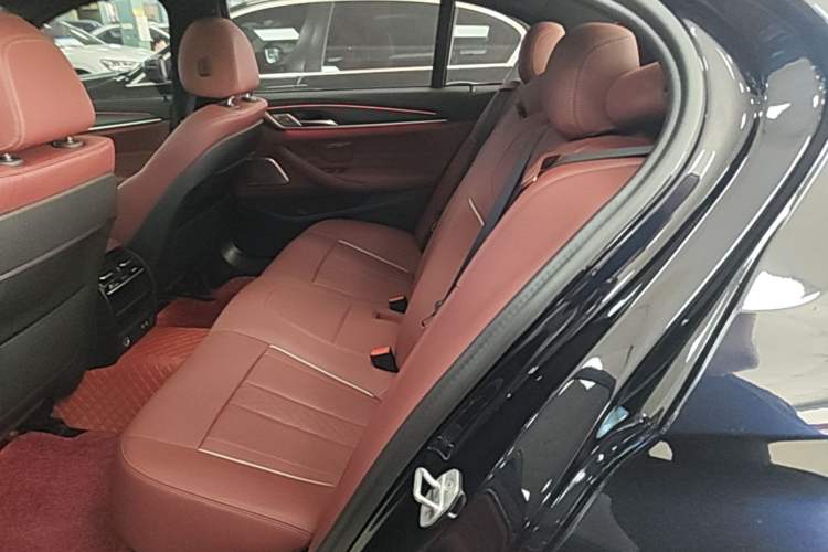 Used BMW 5 Series 2023 530Li Leading Model M Sport Package Left Rear Seat