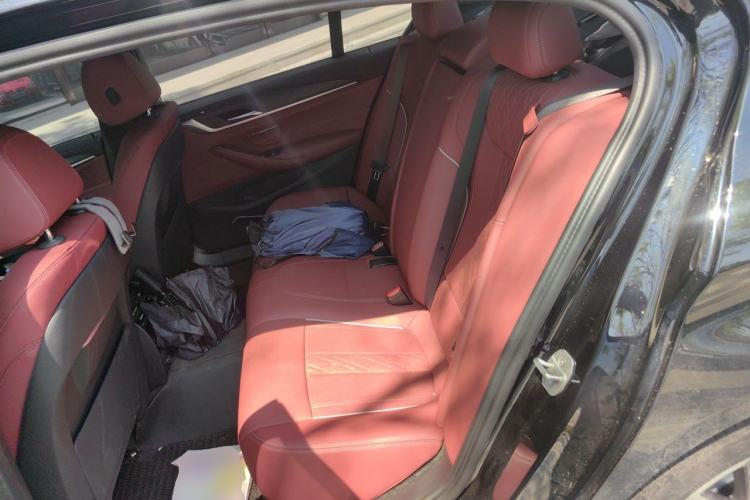 Used BMW 5 Series 2023 Restyled 530Li Leading Edition M Sport Package Left Rear Seat