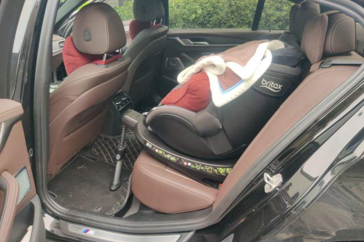 Used BMW 5 Series 2023 530Li Leading Model M Sport Package Left Rear Seat