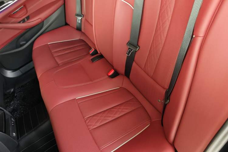 Used BMW 5 Series 2023 Restyled 530Li Leading Edition M Sport Package Left Rear Seat