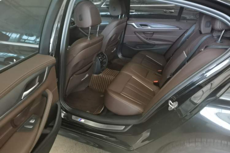 Used BMW 5 Series 2023 530Li Leading Model M Sport Package Left Rear Seat