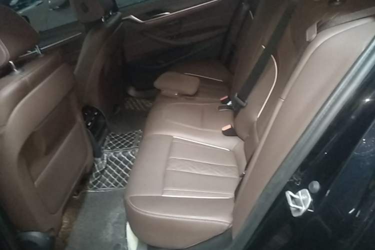 Used BMW 5 Series 2023 530Li Leading Model M Sport Package Left Rear Seat
