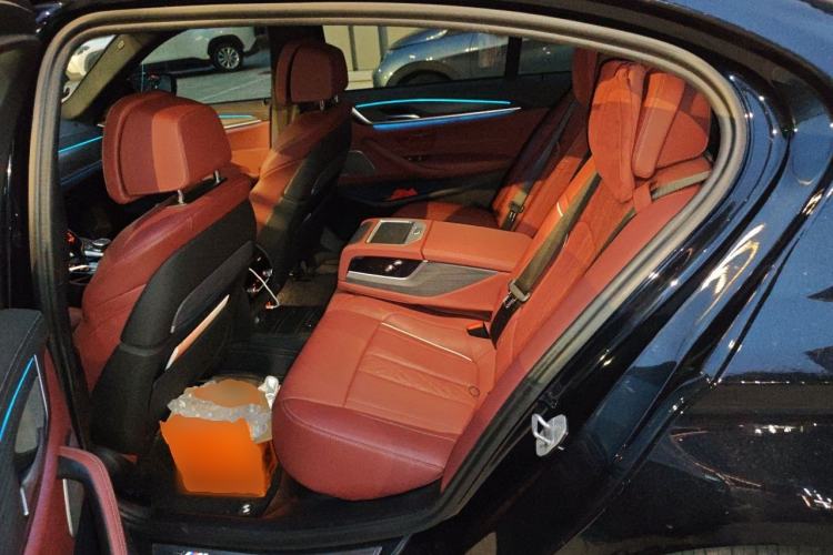 Used BMW 5 Series 2023 Restyled 530Li Luxury Edition M Sport Package Left Rear Seat