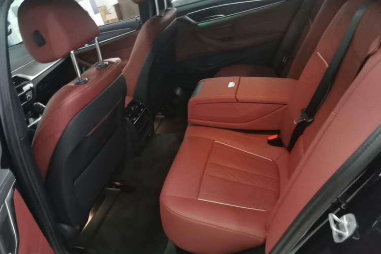 Used BMW 5 Series 2023 530Li Leading Model M Sport Package Left Rear Seat