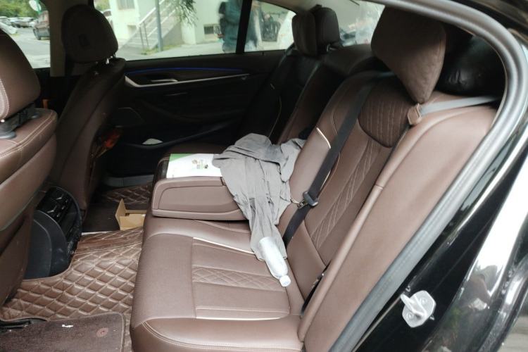Used BMW 5 Series 2023 530Li Leading Edition Luxury Package Left Rear Seat