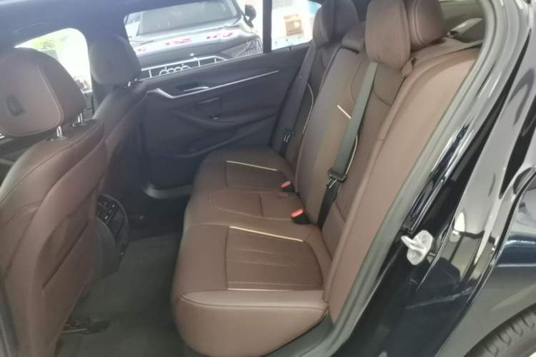 Used BMW 5 Series 2023 530Li Leading Model M Sport Package Left Rear Seat