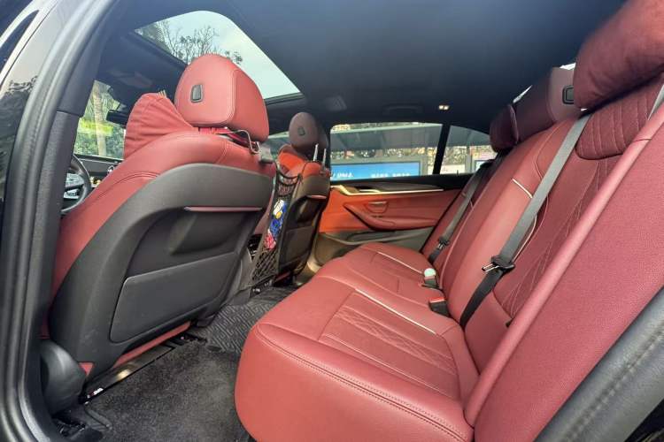 Used BMW 5 Series 2023 Restyled 530Li Leading Edition M Sport Package Left Rear Seat
