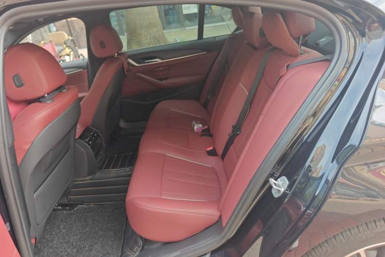 Used BMW 5 Series 2023 530Li Leading Model M Sport Package Left Rear Seat