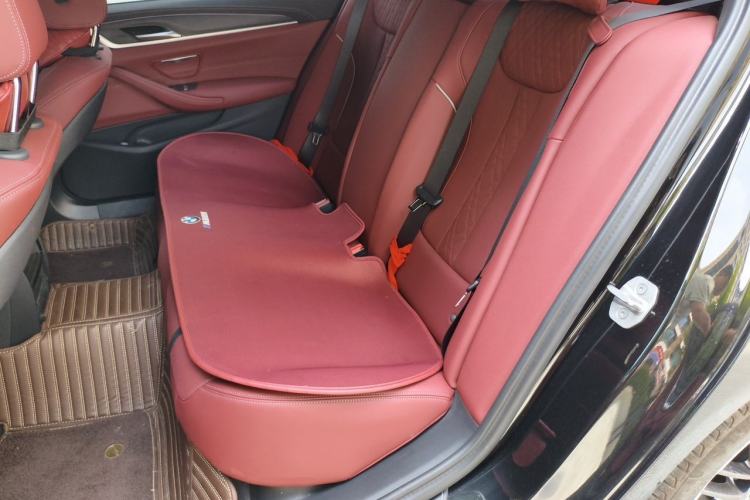 Used BMW 5 Series 2023 530Li Leading Edition Luxury Package Left Rear Seat