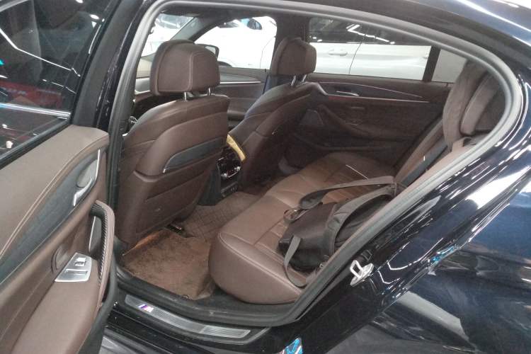 Used BMW 5 Series 2023 530Li Luxury Edition M Sport Package Left Rear Seat
