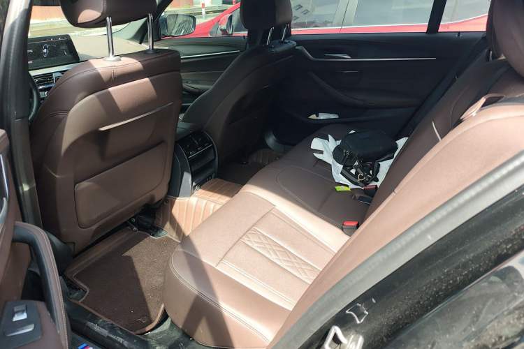 Used BMW 5 Series 2023 530Li Leading Model M Sport Package Left Rear Seat