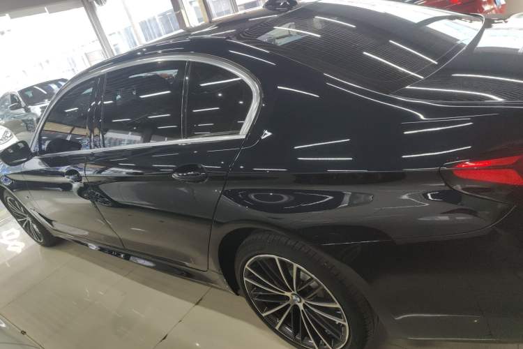 Used BMW 5 Series 2023 530Li Leading Model M Sport Package Left Side