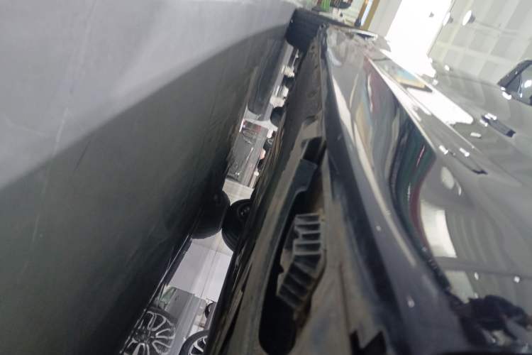 Used BMW 5 Series 2023 530Li Leading Model M Sport Package Left Side Sill