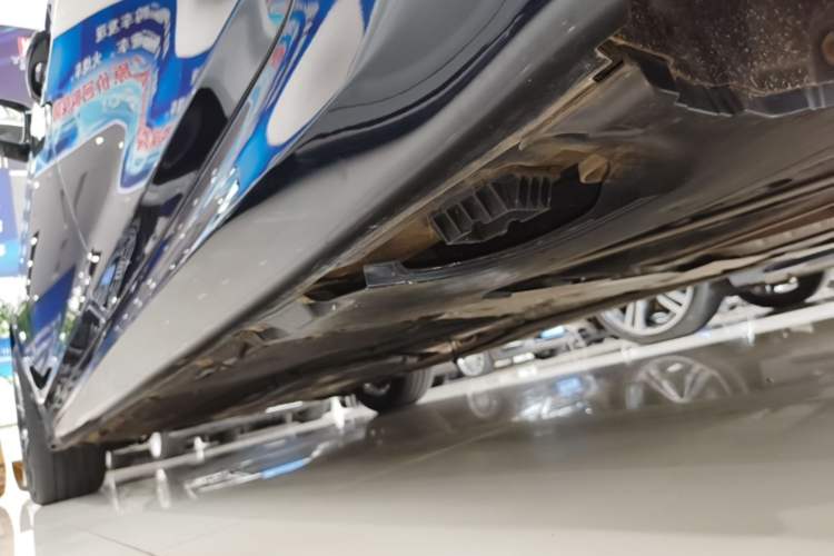 Used BMW 5 Series 2023 530Li Leading Model M Sport Package Left Side Sill