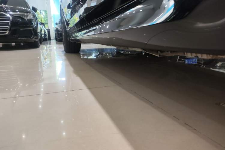 Used BMW 5 Series 2023 530Li Leading Model M Sport Package Left Side Sill